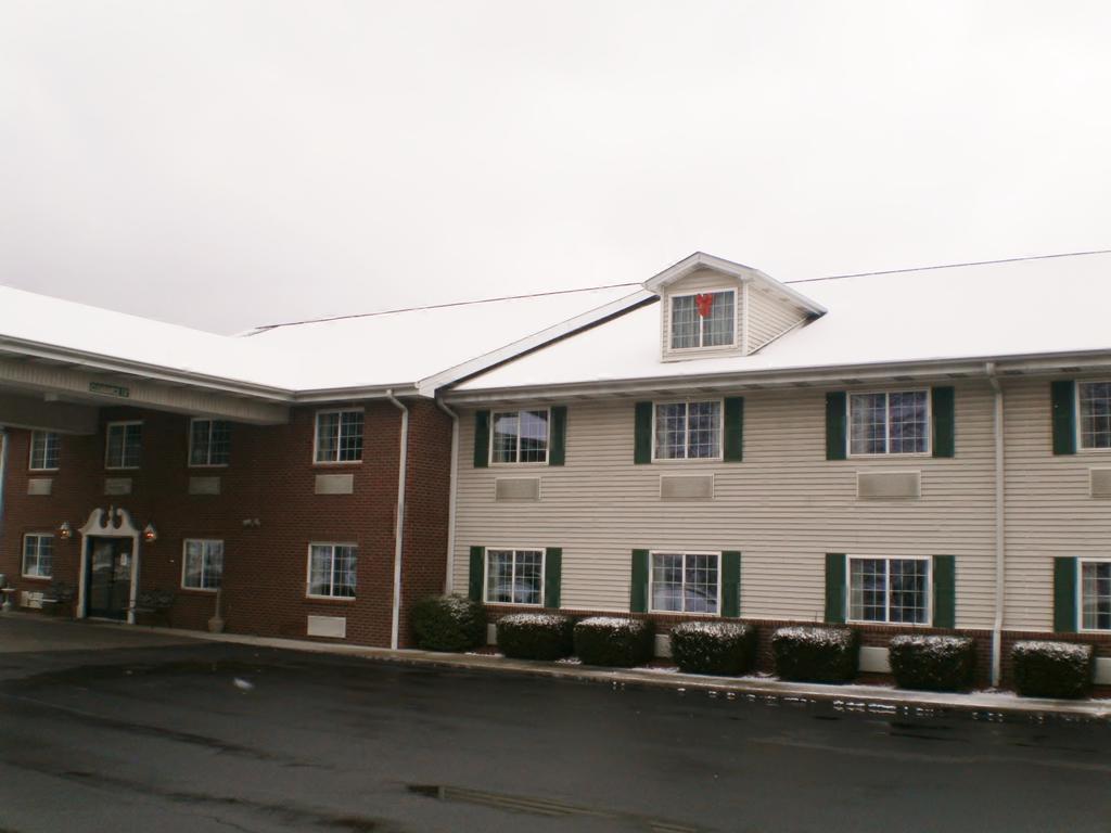 Baymont By Wyndham Mount Vernon Renfro Valley Exterior photo