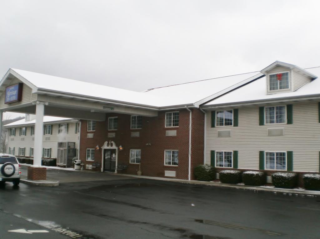Baymont By Wyndham Mount Vernon Renfro Valley Exterior photo