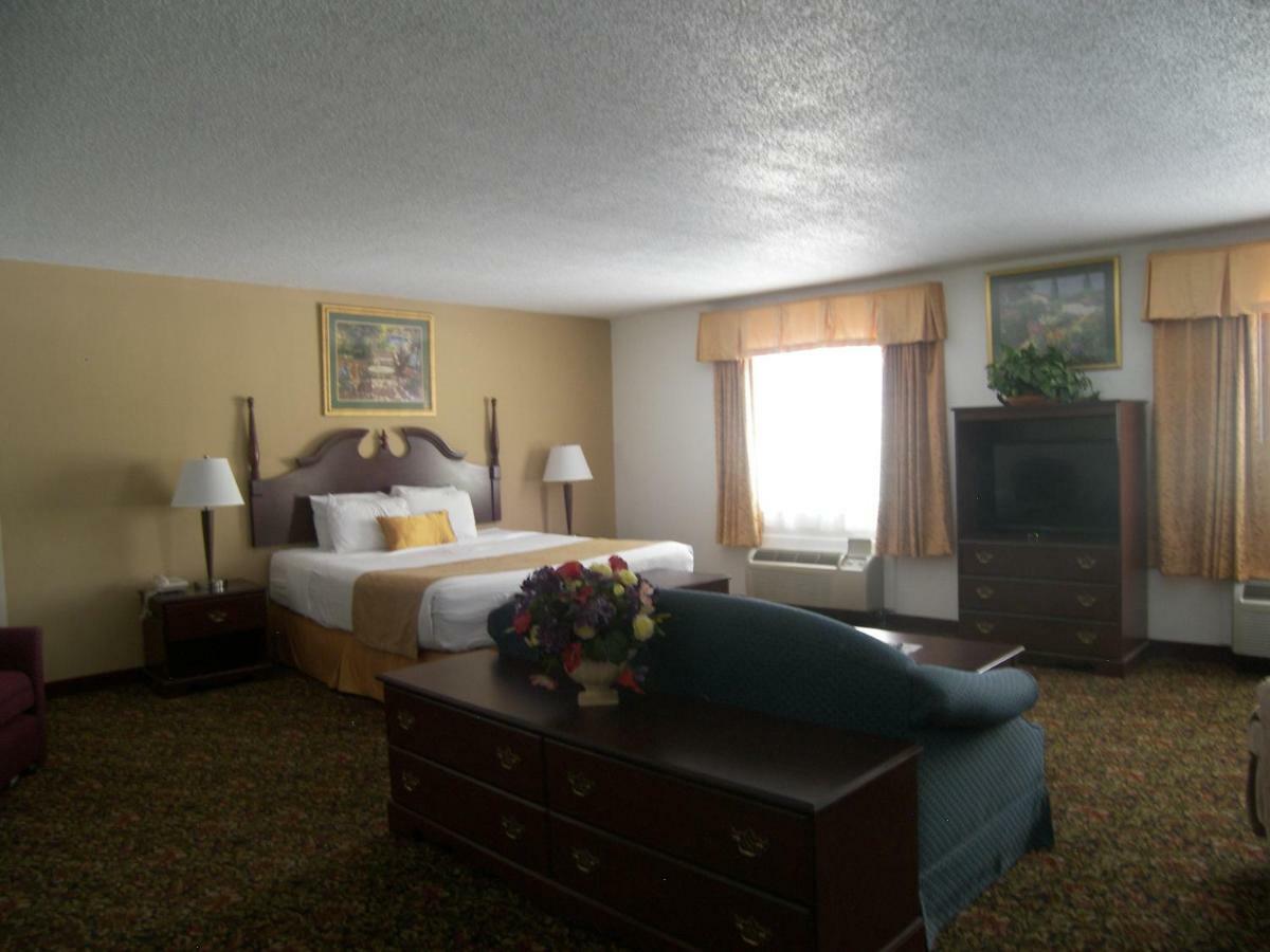 Baymont By Wyndham Mount Vernon Renfro Valley Exterior photo