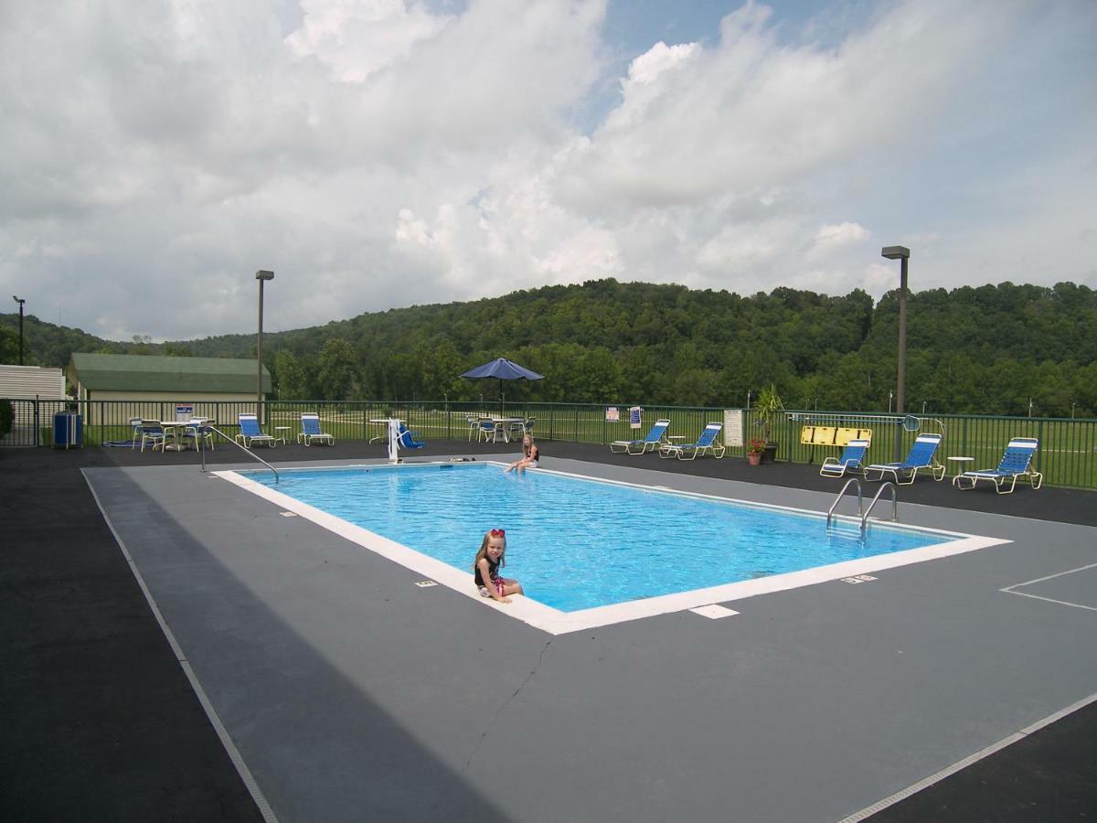 Baymont By Wyndham Mount Vernon Renfro Valley Exterior photo